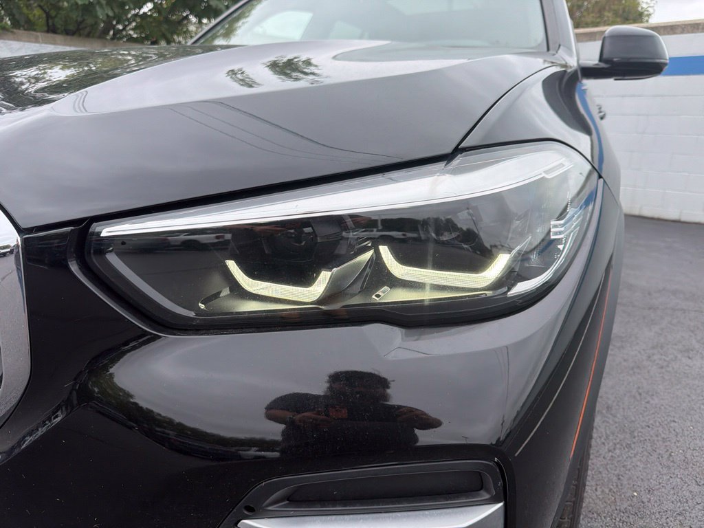 Used 2022 BMW X5 xDrive40i w/ Parking Assistance Package AWD/4WD image 9