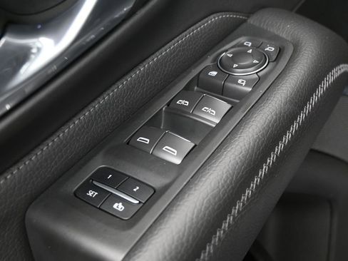 Used 2022 GMC Yukon Denali w/ Denali Premium Package image 14