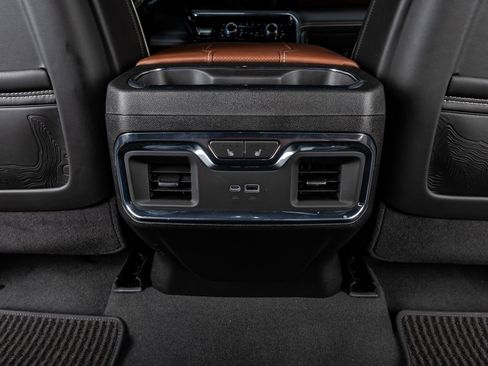 Used 2025 GMC Sierra 2500 Denali Ultimate image 33