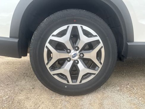 Used 2023 Subaru Forester Premium AWD/4WD image 16