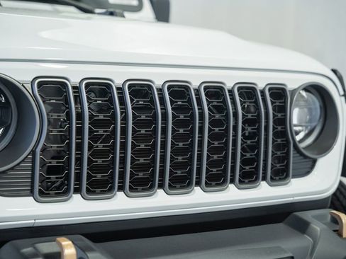 New 2026 Jeep Gladiator Sport AWD/4WD image 10