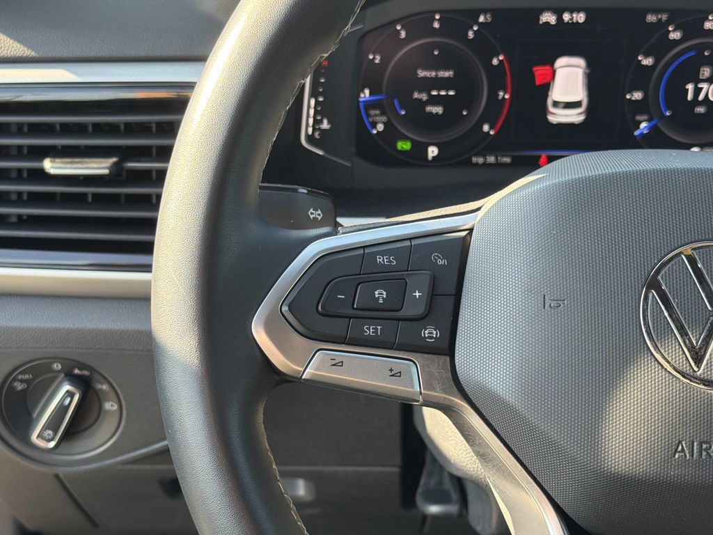 Used 2023 Volkswagen Atlas Cross Sport SE FWD image 25