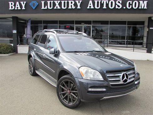 Used 2012 Mercedes-Benz GL 550 4MATIC image 1