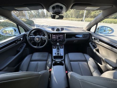 Used 2024 Porsche Macan image 25