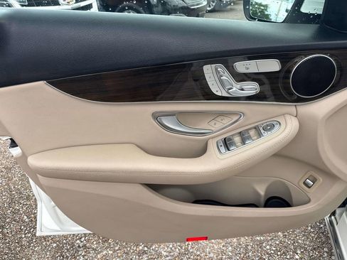 Used 2019 Mercedes-Benz C 300 Sedan image 20