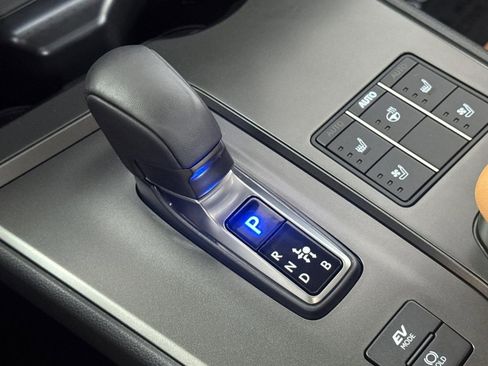 New 2026 Lexus UX 300h FWD image 17