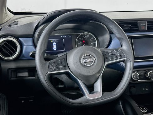 Used 2025 Nissan Versa SV FWD image 17