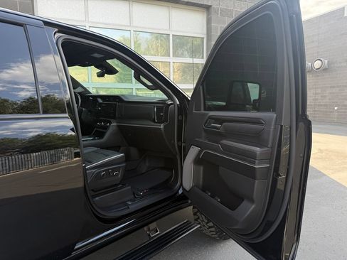 Used 2025 GMC Sierra 2500 AT4X AWD/4WD image 42