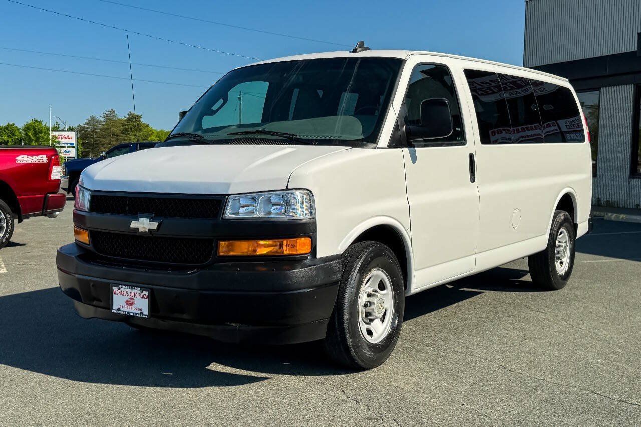 Used 2018 Chevrolet Express 2500 LS w/ Driver Convenience Package RWD image 8