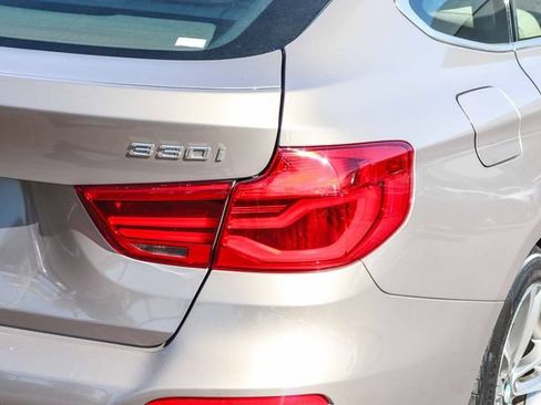 Used 2018 BMW 330i Gran Turismo xDrive AWD/4WD image 8