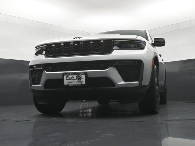 New 2026 Jeep Grand Cherokee Limited AWD/4WD image 19