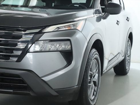 Used 2024 Nissan Rogue S AWD/4WD image 5