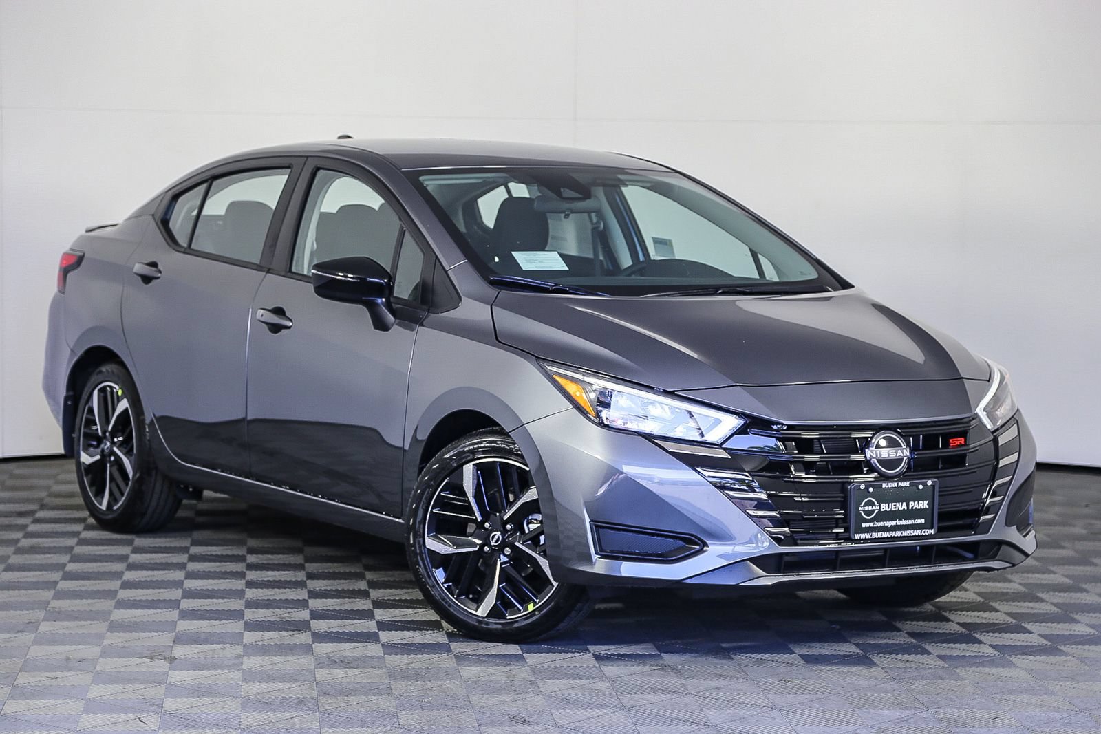 Used 2025 Nissan Versa SR w/ Trunk Package FWD image 1