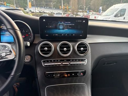 Used 2021 Mercedes-Benz GLC 300 4MATIC image 25