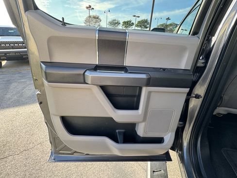 Used 2015 Ford F150 XLT image 19