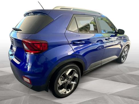 Used 2023 Hyundai Venue SEL FWD image 8