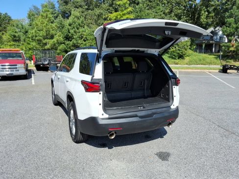 Certified 2023 Chevrolet Traverse LT FWD image 15