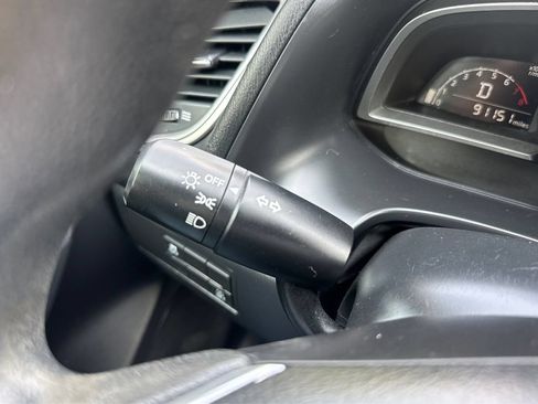 Used 2018 MAZDA MAZDA3 Sport FWD image 16