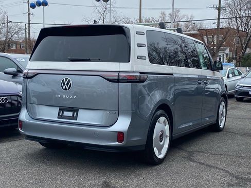 New 2025 Volkswagen ID. Buzz 1st Edition image 3