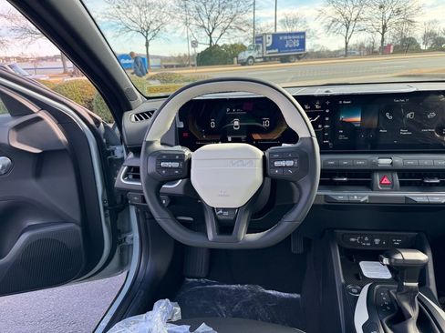 New 2026 Kia K4 GT-Line image 9