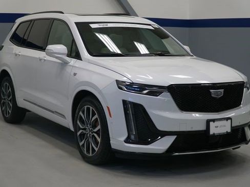 Certified 2023 Cadillac XT6 Sport w/ Technology Package AWD/4WD image 9