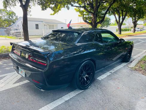 Used 2022 Dodge Challenger R/T w/ Blacktop Package image 5