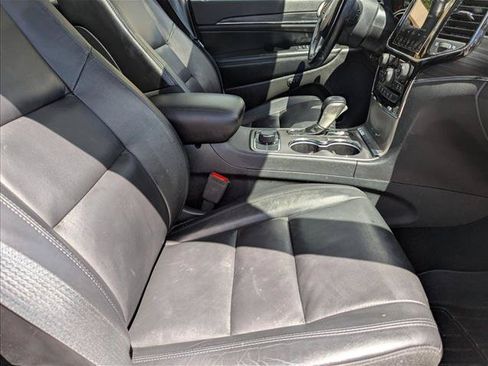 Used 2020 Jeep Grand Cherokee Limited AWD/4WD image 22
