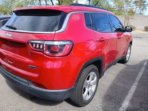 Used 2019 Jeep Compass Latitude FWD image 4