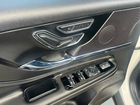 Used 2023 Lincoln Corsair Reserve w/ Jet Appearance Package image 27