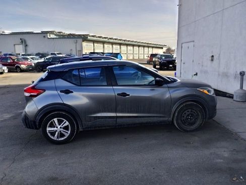 Used 2020 Nissan Kicks S image 4