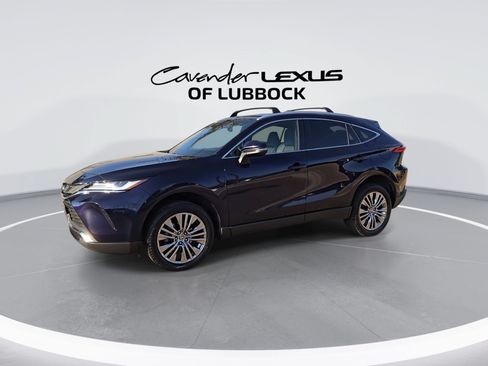 Used 2022 Toyota Venza XLE AWD/4WD image 5