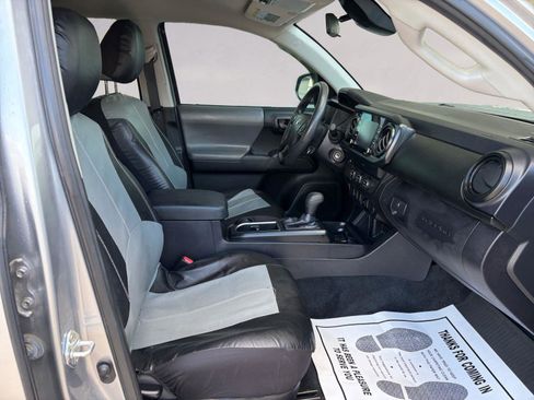 Used 2021 Toyota Tacoma SR image 15