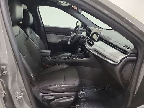 Used 2023 Jeep Compass Latitude AWD/4WD image 14