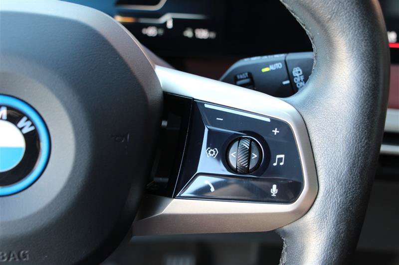 Used 2024 BMW iX xDrive50 w/ Premium Package AWD/4WD image 28