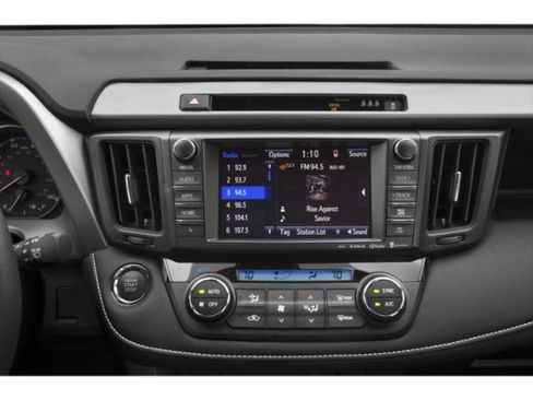 Used 2018 Toyota RAV4 XLE AWD/4WD image 10