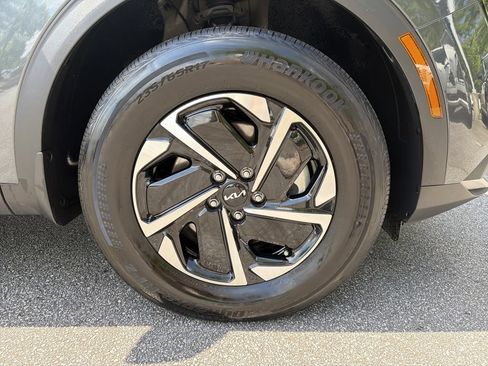 Used 2023 Kia Sportage LX AWD/4WD image 13