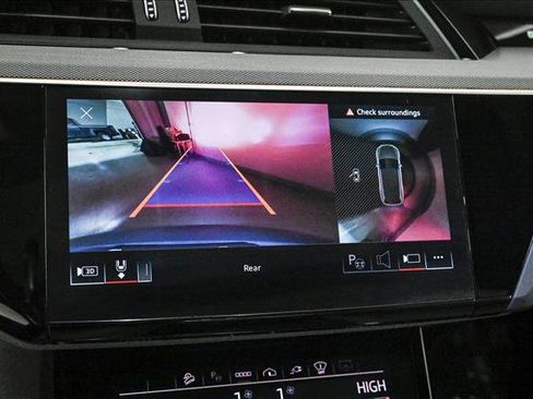 Certified 2024 Audi Q8 e-tron Prestige image 14