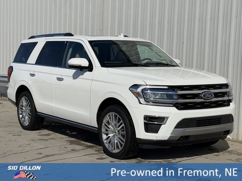 Used 2023 Ford Expedition Limited image 2
