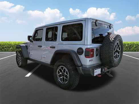 Used 2024 Jeep Wrangler Unlimited Rubicon w/ Safety Group image 6