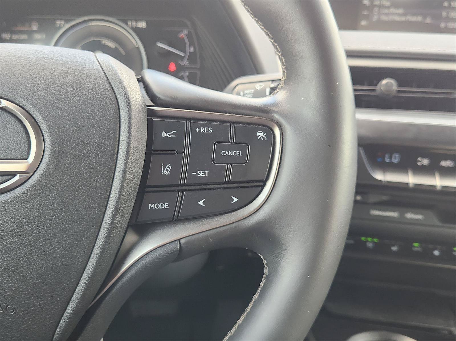 Used 2020 Lexus UX 250h w/ Premium Package AWD/4WD image 29