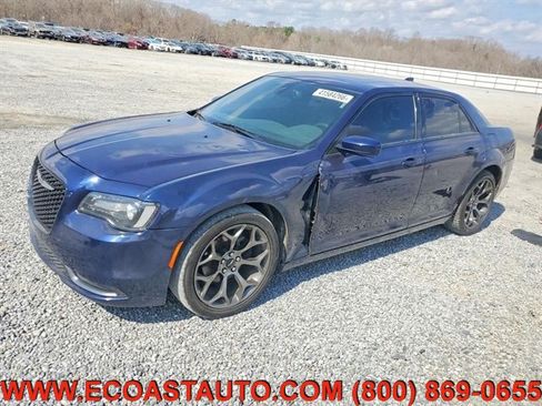 Used 2015 Chrysler 300 S RWD image 3