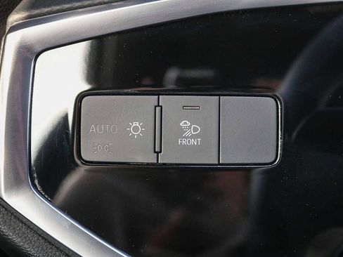 Used 2025 Audi Q3 2.0T Premium w/ Convenience Plus Package AWD/4WD image 34