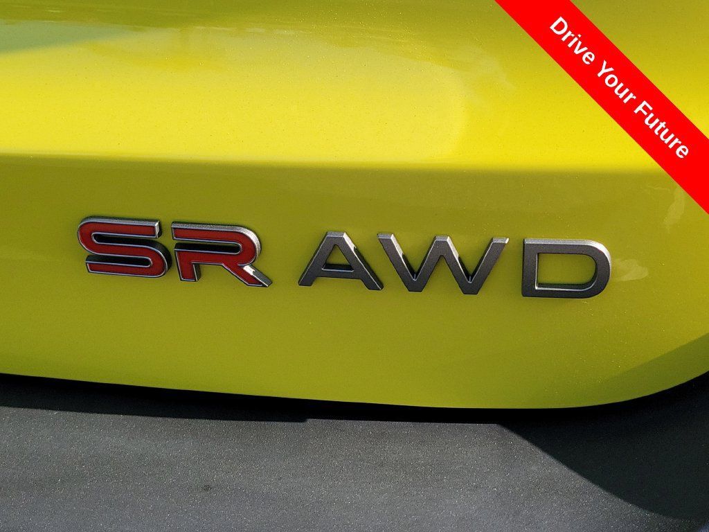 Used 2025 Nissan Kicks SR AWD/4WD image 29