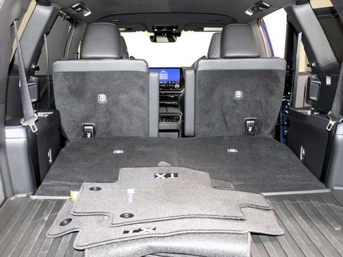 Used 2025 Lexus TX 500h AWD w/ Technology Package image 28