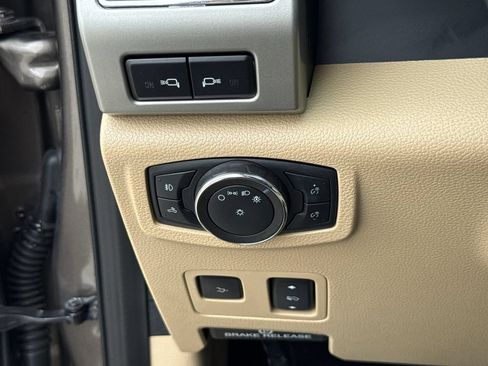 Used 2020 Ford F250 Lariat w/ Lariat Ultimate Package AWD/4WD image 14