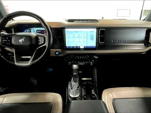 Used 2021 Ford Bronco Wildtrak image 9