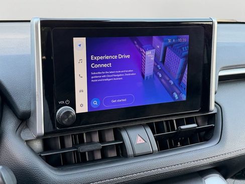 Used 2025 Toyota RAV4 XLE FWD image 21