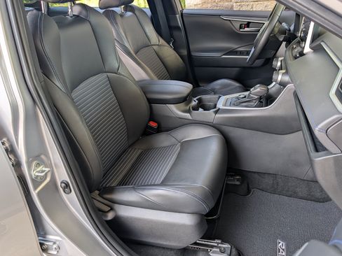 Used 2021 Toyota RAV4 XSE w/ XSE Grade Weather Package AWD/4WD image 22