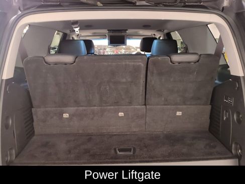 Used 2017 Cadillac Escalade Premium Luxury image 12