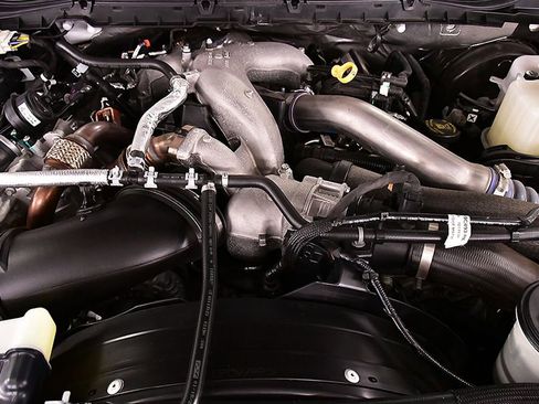 Used 2025 Ford F250 Platinum w/ FX4 Off-Road Package image 35